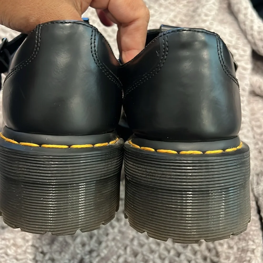 DR. MARTENS BETHAN POLISHED SMOOTH LEATHER PLATFORM SHOES‎ (Size US Women’s 10)